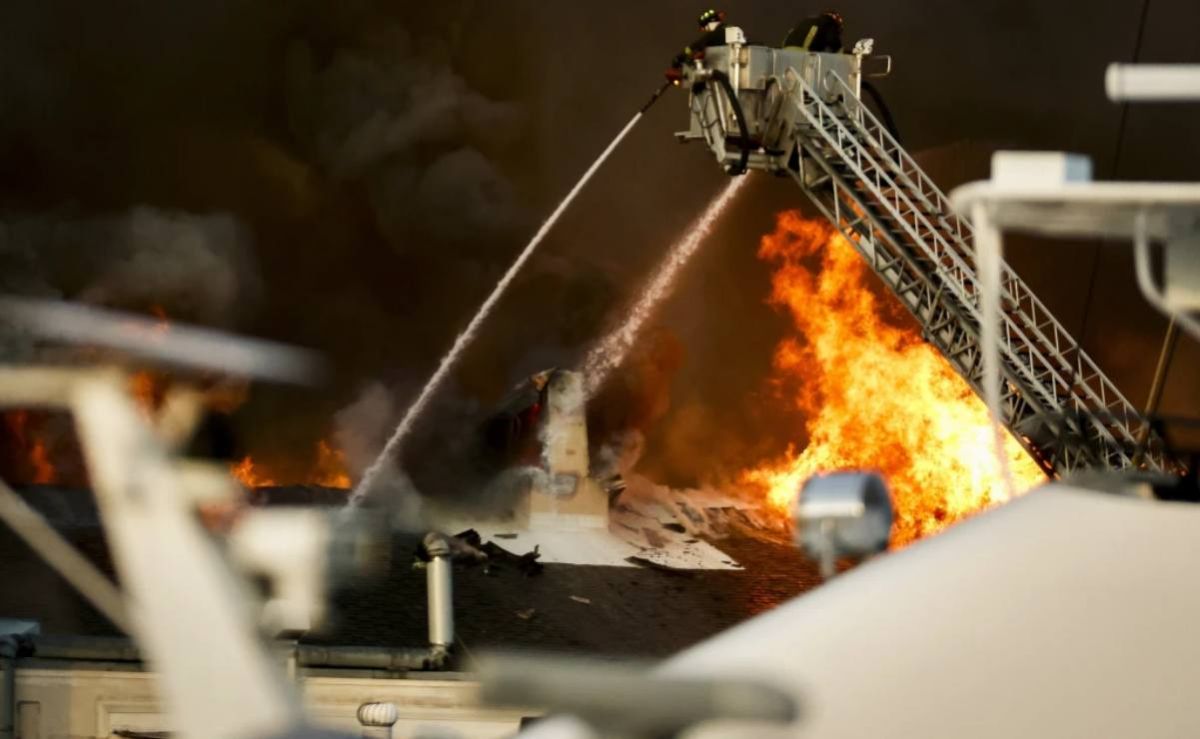 Incendio-destruye-laboratorio-de-Ciencias-Marinas-en-campus-de-la-Universidad-del-Sur-de-Florida