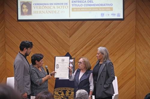 UNAM-entrega-titulo-postumo-a-Veronica-Soto-victima-de-feminicidio