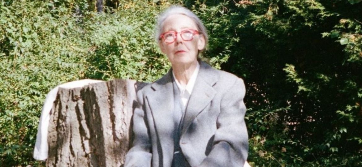 Anne-Carson-recorrio-Espana-a-pie-y-convirtio-el-Camino-de-Santiago-en-literatura