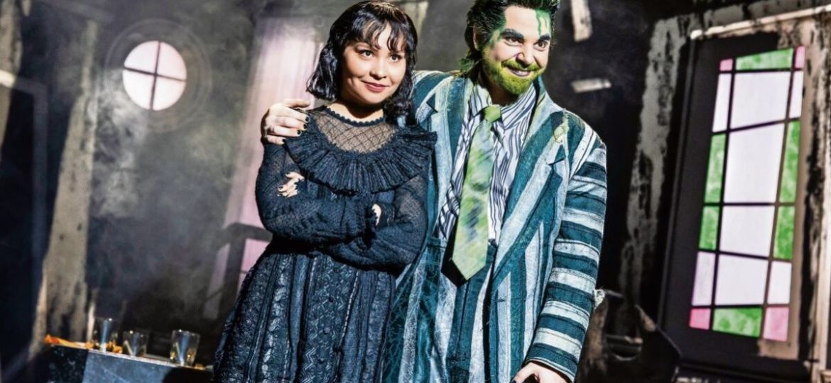 Beetlejuice-el-musical-convierte-la-soledad-y-el-duelo-en-una-historia-de-conexion