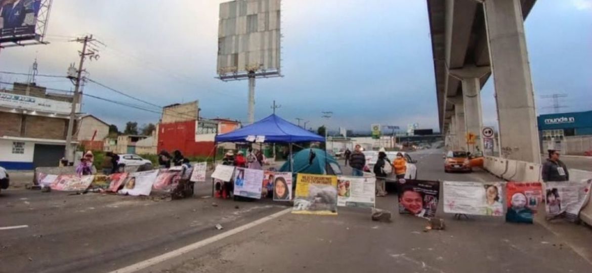 Bloqueo-en-la-Mexico-Toluca-supera-30-horas-madres-buscadoras-exigen-avances