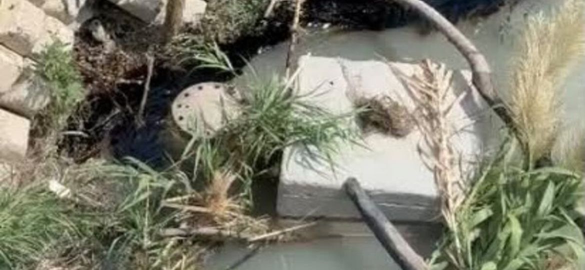 Derrame-de-hidrocarburo-contamina-el-rio-Pilon-en-Montemorelos