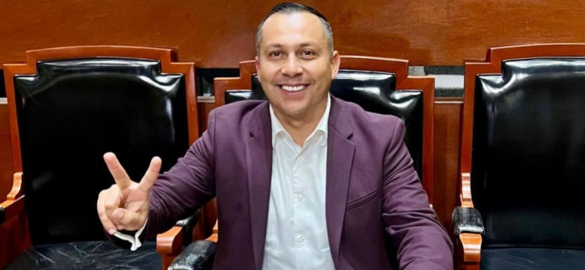 Detienen-a-Tofis-exalcalde-de-Jamay-y-lo-trasladan-a-la-FGR-en-Guadalajara