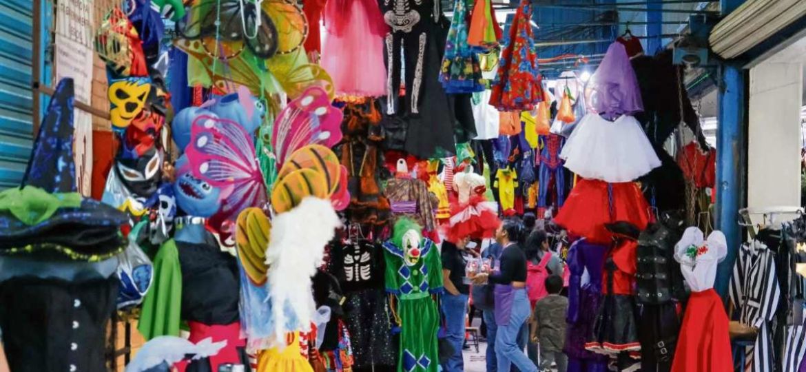 Disfraces-Merlin-cuatro-decadas-de-creatividad-en-el-Mercado-Portales