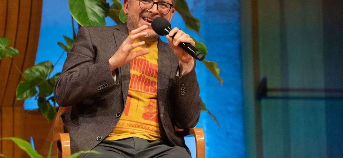 Eduardo-Huchin-Sosa-recorre-la-musica-y-sus-contradicciones-en-un-nuevo-libro-de-ensayos