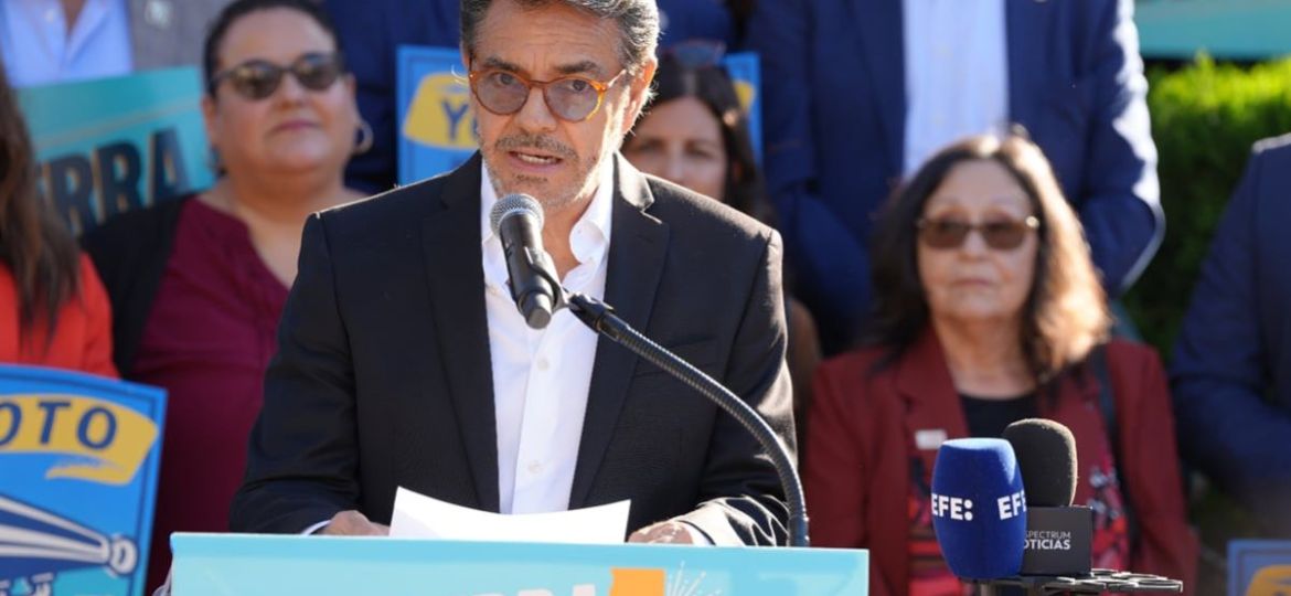 Eugenio-Derbez-denuncia-intimidacion-contra-latinos-y-respalda-a-Xavier-Becerra