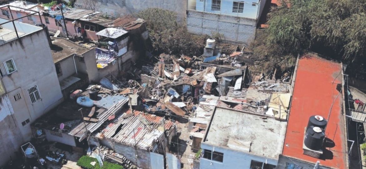 Explosion-en-gasera-de-Coacalco-deja-siete-viviendas-danadas-y-200-evacuados