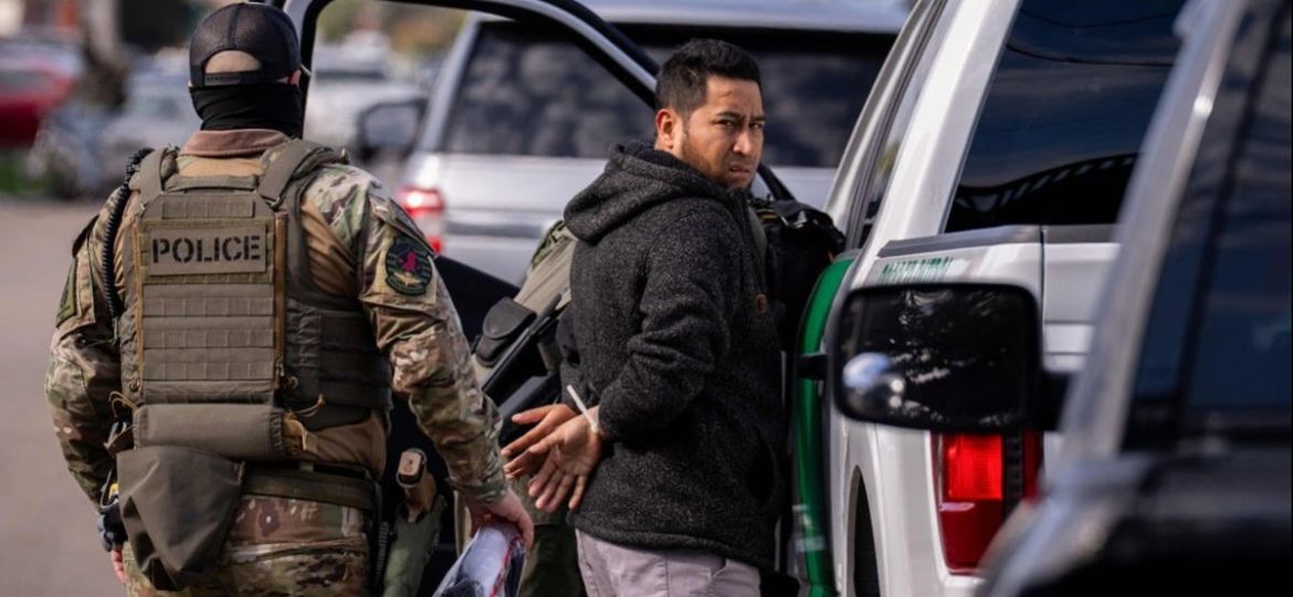 Fiscales-generales-de-EU-impugnan-arrestos-de-inmigrantes-sin-orden-judicial