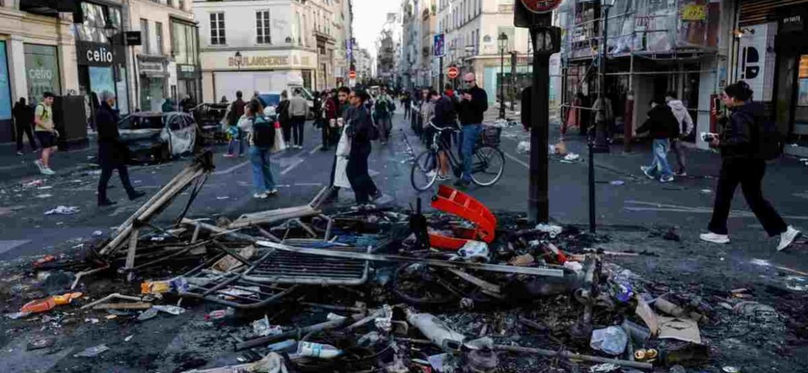 Francia-amanece-entre-destrozos-y-saqueos-tras-las-protestas-del-17-de-octubre