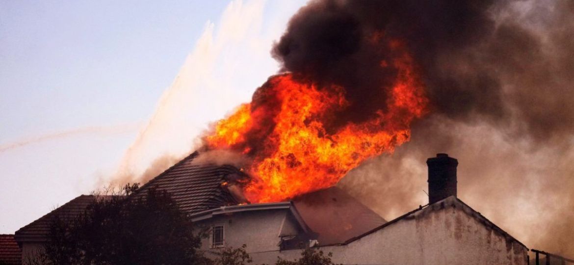 Incendio-Norte-quema-viviendas-y-afecta-188-hectareas-en-el-sur-de-California