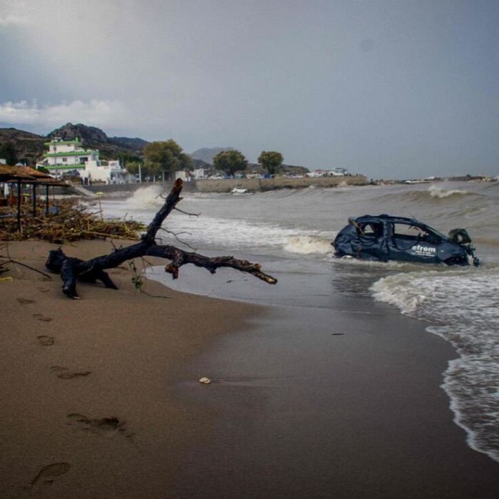 Inundaciones-en-Grecia-dejan-un-muerto-y-obligan-a-evacuar-a-mas-de-6-mil-personas