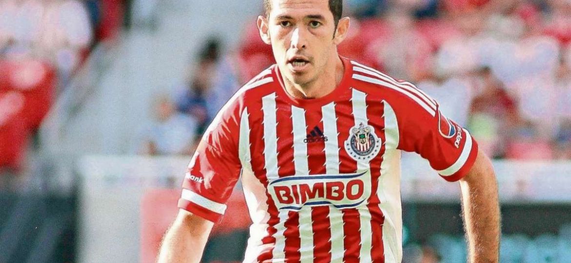 Israel-Castro-destaca-el-estilo-de-las-Chivas-de-Gabriel-Milito-y-las-ve-con-opciones-de-titulo