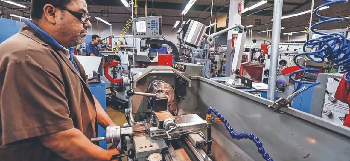 La-industria-nacional-avanza-0.6-en-agosto-y-liga-tres-meses-de-crecimiento