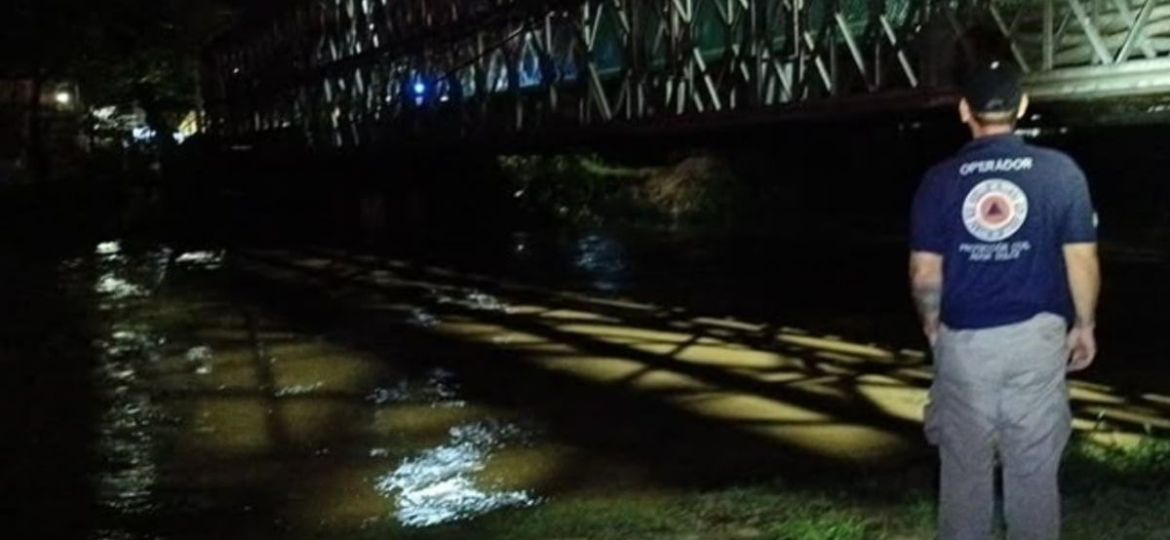 Lluvias-desbordan-rios-en-el-sur-de-Veracruz-activan-evacuaciones-preventivas