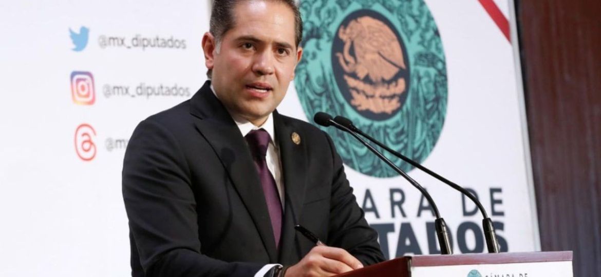 MC-denuncia-a-Carlos-Gutierrez-Mancilla-tras-altercado-con-Jorge-Alvarez-Maynez