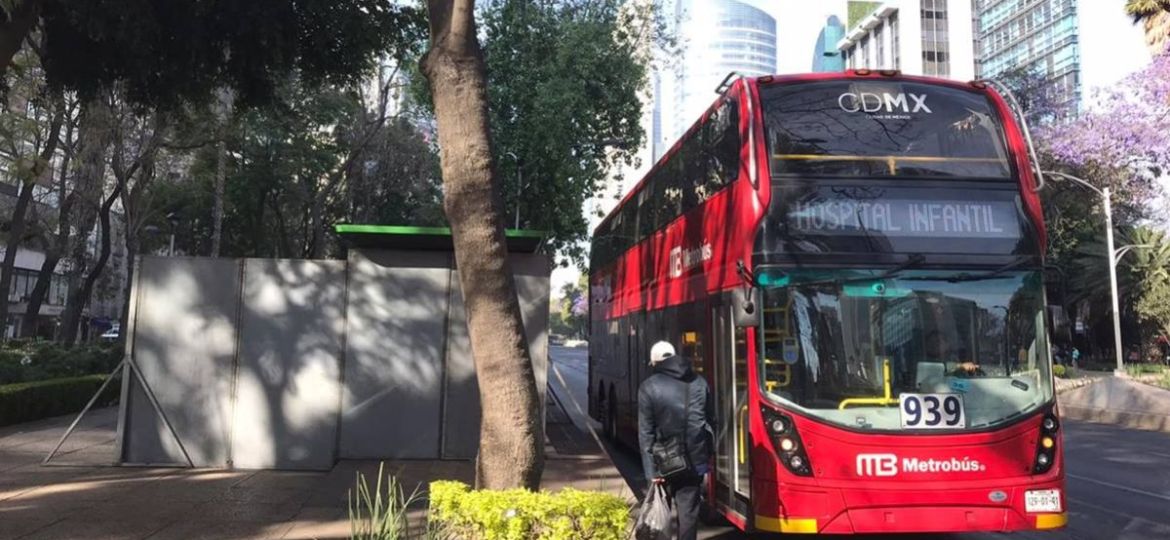 Metrobus-modifica-servicio-en-las-lineas-1-y-7-por-protesta-de-trabajadores-del-IMSS-en-CDMX