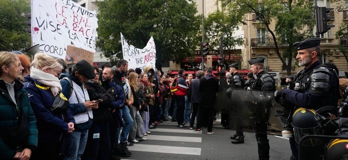 Miles-de-personas-protestan-en-Paris-pese-a-prohibicion-movilizaciones-llegan-a-Madrid-y-Viena