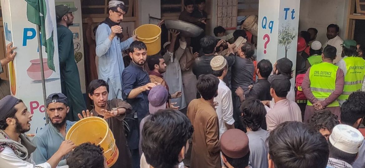Mueren-32-alumnos-y-una-maestra-tras-derrumbe-del-techo-de-una-escuela-en-Pakistan