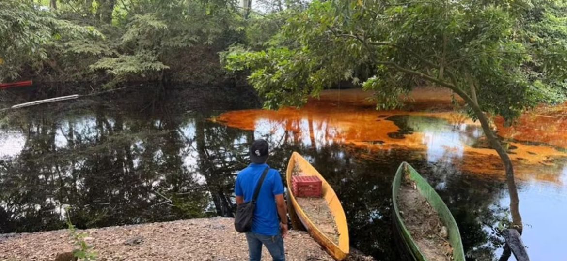 Pemex-niega-responsabilidad-por-derrame-de-hidrocarburo-en-el-arroyo-Chacalapa-Veracruz