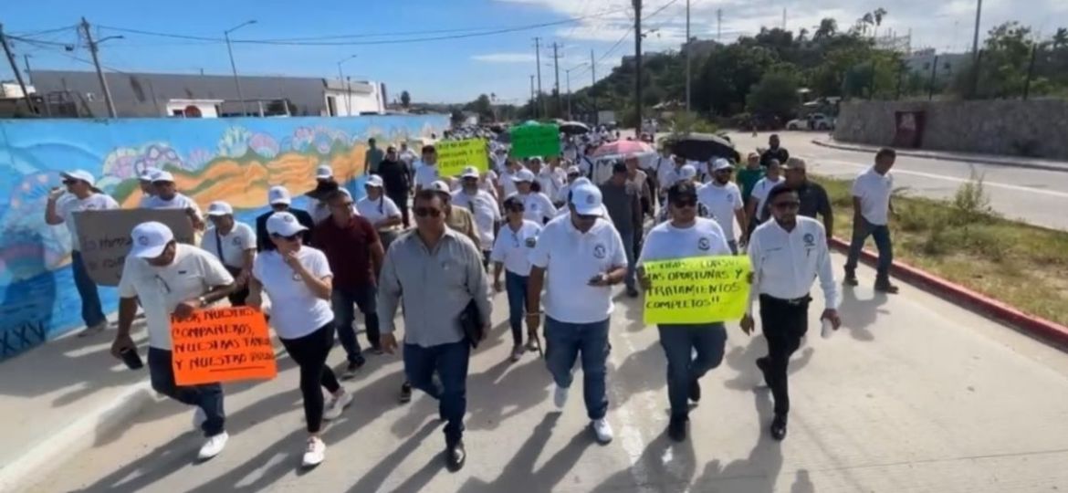 Protestan-contra-carencias-del-ISSSTE-en-San-Jose-del-Cabo-y-exigen-mesa-de-trabajo