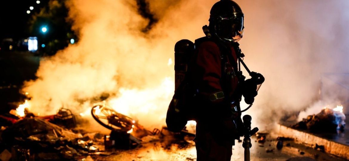 Protestas-estudiantiles-en-Francia-se-extienden-por-el-costo-de-vida-y-la-crisis-educativa