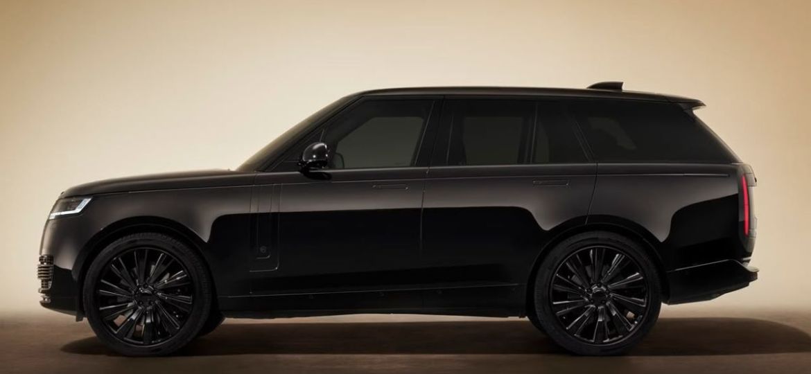 Range-Rover-SV-Black-llega-a-Mexico-junto-con-el-espacio-de-personalizacion-SV-Studio