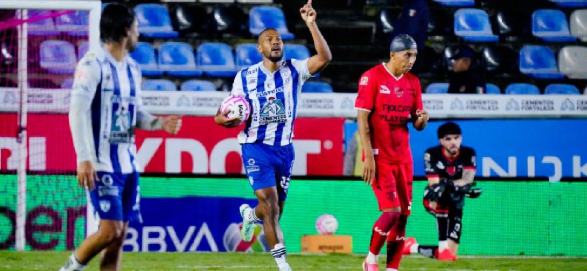 Salomon-Rondon-rescata-al-Pachuca-con-doblete-en-empate-3-3-ante-Necaxa