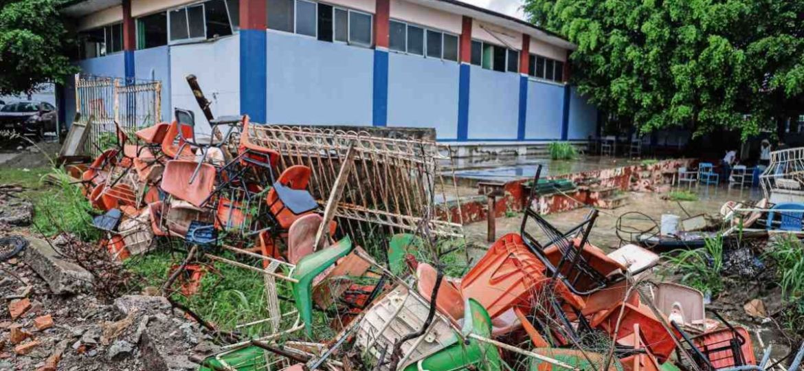 Secundaria-de-Poza-Rica-sigue-con-danos-un-ano-despues-de-la-inundacion