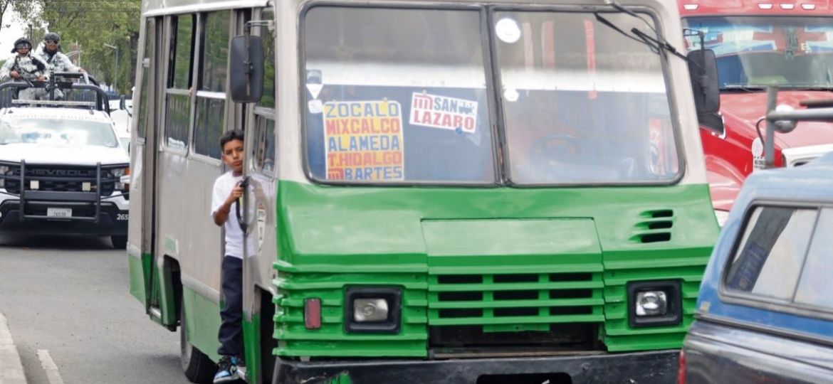 Semovi-dara-300-mil-pesos-por-unidad-para-retirar-vehiculos-de-las-rutas-1-y-22-en-el-Centro-Historico