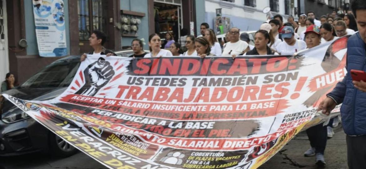 Sindicalizados-del-IMSS-exigen-conteo-visible-de-votos-en-consulta-salarial