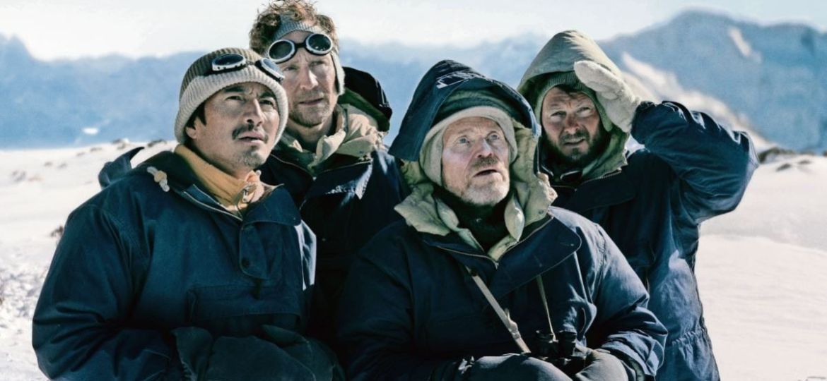 Tom-Hiddleston-enfrenta-sus-limites-al-filmar-Tenzing-en-el-Himalaya