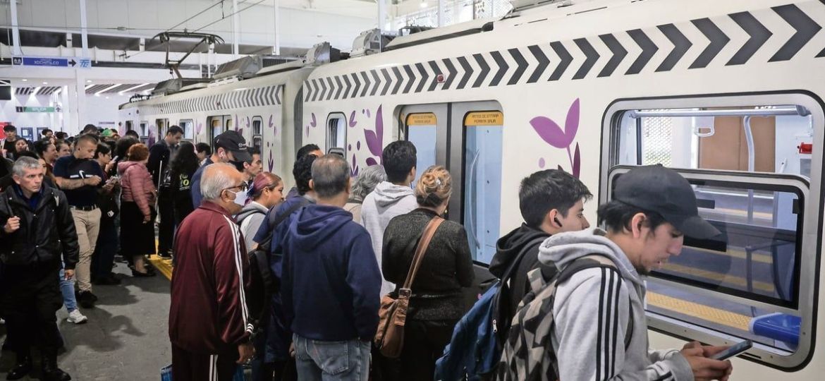 Tren-Ligero-mejora-sus-tiempos-pero-mantiene-aglomeraciones-en-horas-pico