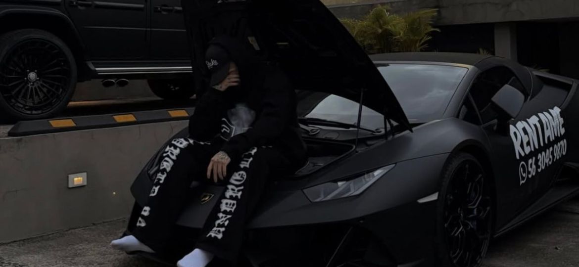 ¿Cuanto-cuesta-el-Lamborghini-Huracan-EVO-Spyder-de-Adriano-Zendejas